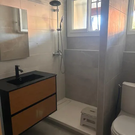 Holiday home Charmante Maisonnette Entre Bordeaux Et Saint Emilion Montussan