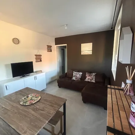 Charmante Maisonnette Entre Bordeaux Et Saint Emilion Holiday home